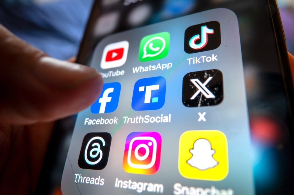 Facebook ne stocke désormais que des vidéos en direct pendant 30 jours, supprimera les anciennes émissions