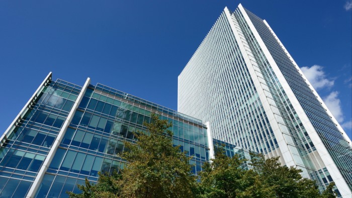 Deutsche Bank examine l’existence de Canary Wharf