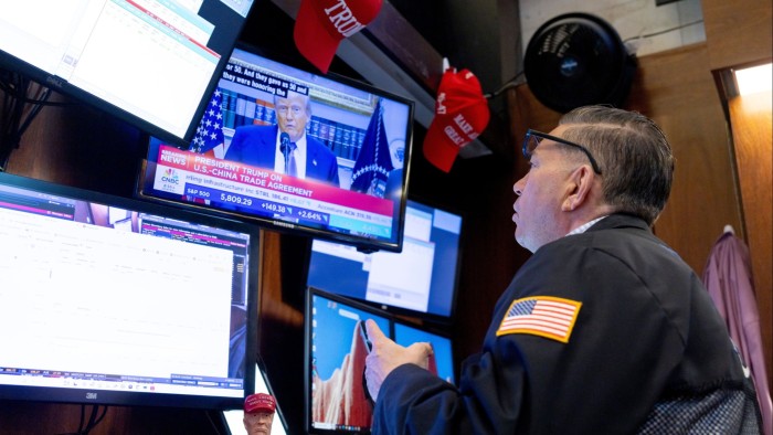 Les stocks de Wall Street planent au tarif américain-chinois