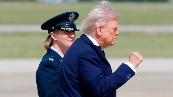 Donald Trump nettoie des dizaines de responsables du Conseil de sécurité nationale