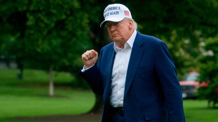 Donald Trump a agressé à l’Université Harvard et dit qu’il peut réduire 3 milliards de dollars avec des fonds