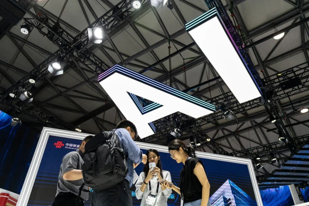 Singapour se classe parmi les grandes villes de haute technologie alors que les listes d’emplois de l’IA surgeaient le monde: Rapport
