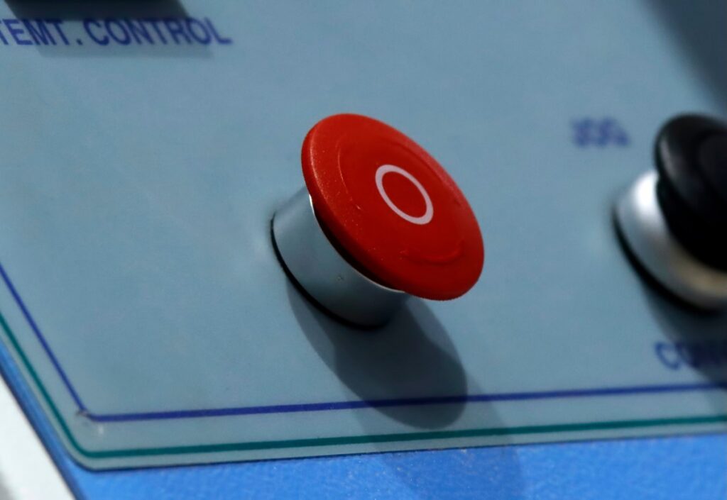 Développeur obtient une peine de prison pour saboter le réseau de l’employée avec un «commutateur de mise à mort»