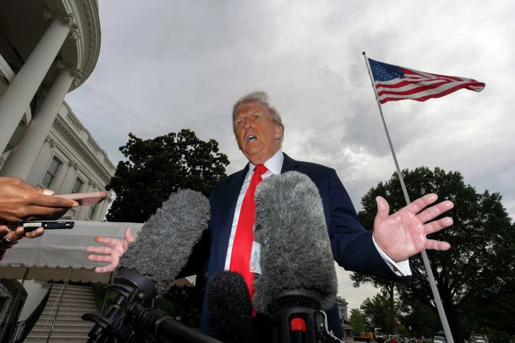 Trump ajoute des frais de 100 000 $ aux visas H-1B qui pourraient frapper durement l’industrie technologique