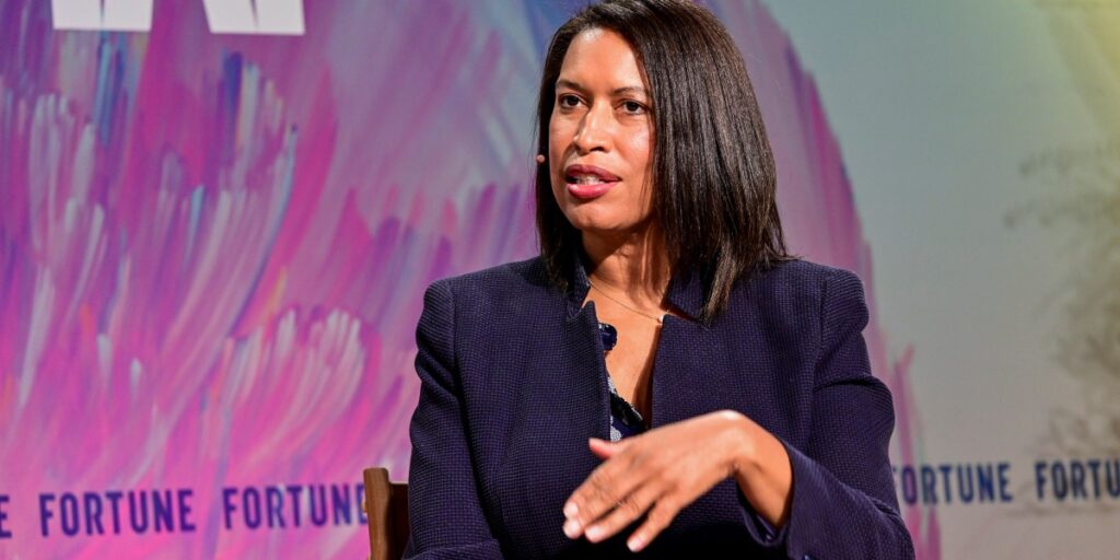 La maire de Washington, Muriel Bowser, déclare que la peur de l’ICE perturbe les entreprises : « Les gens ne peuvent pas travailler »