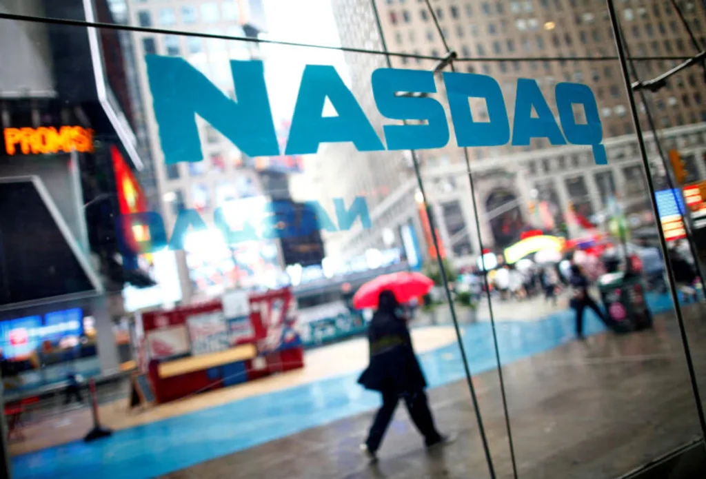 Les bénéfices du Nasdaq dépassent les attentes en raison de l’augmentation du volume des transactions et de la demande de technologies financières