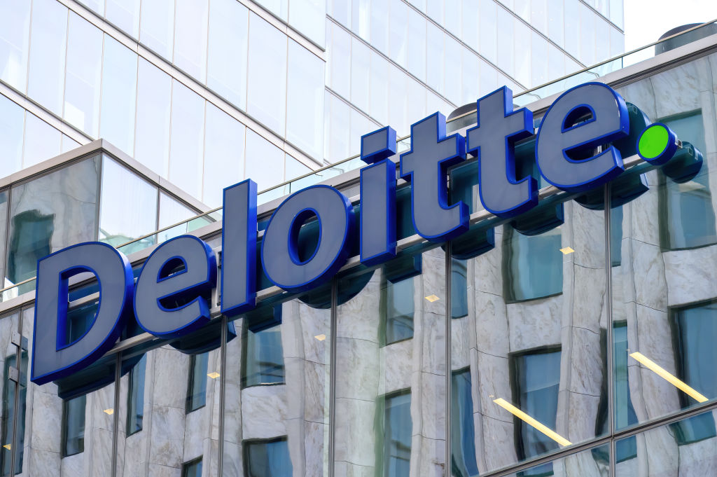 Pourquoi Deloitte parie gros sur l’IA malgré un remboursement de 10 millions de dollars