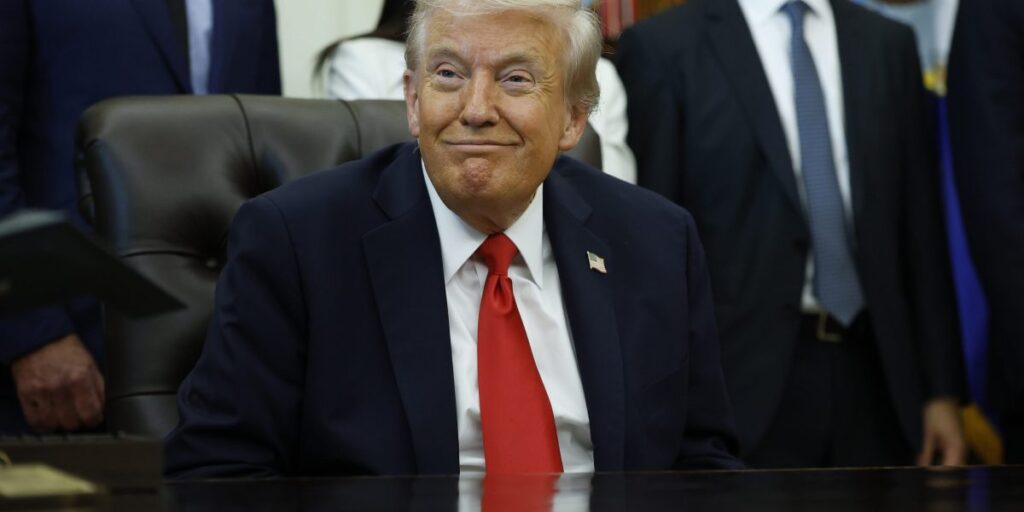 La Maison Blanche rejoint Blue Sky, qui a rapidement enthousiasmé les démocrates au cours des neuf premiers mois de Trump.