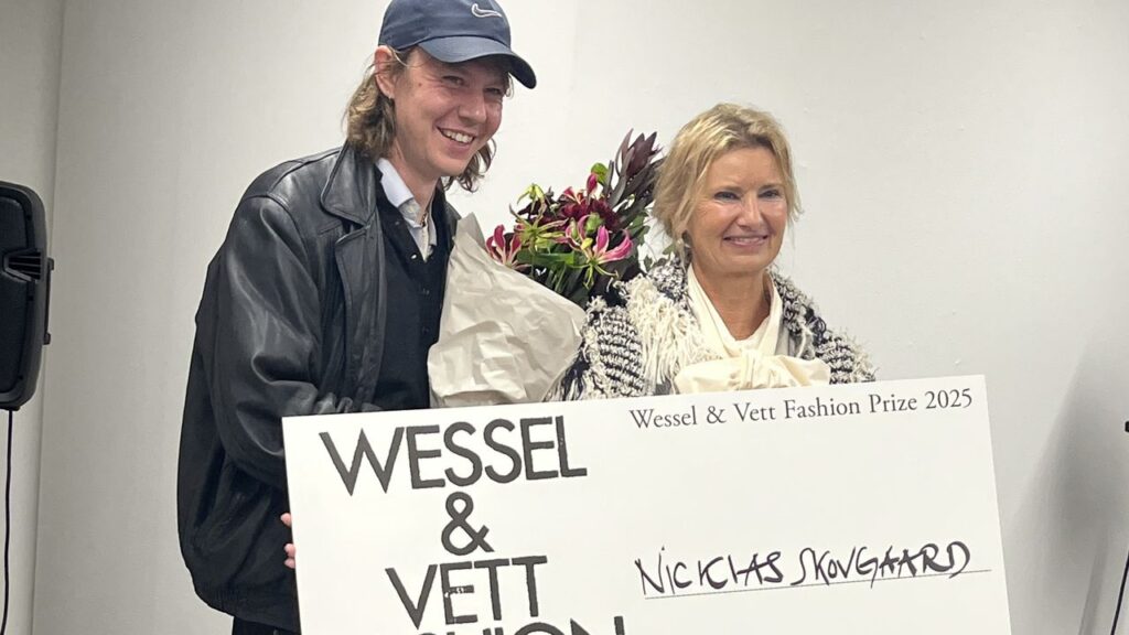 Le garçon et la bulle : Niklas Skovgaard remporte le plus grand prix de la mode danoise
