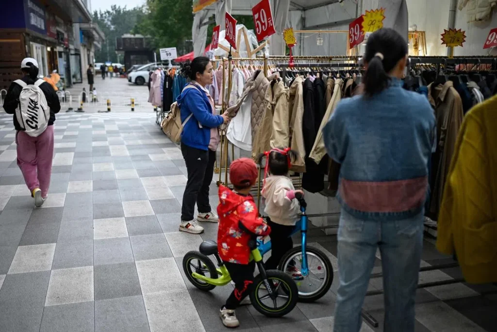 La Chine annonce que son taux de croissance économique au troisième trimestre sera le plus lent depuis un an