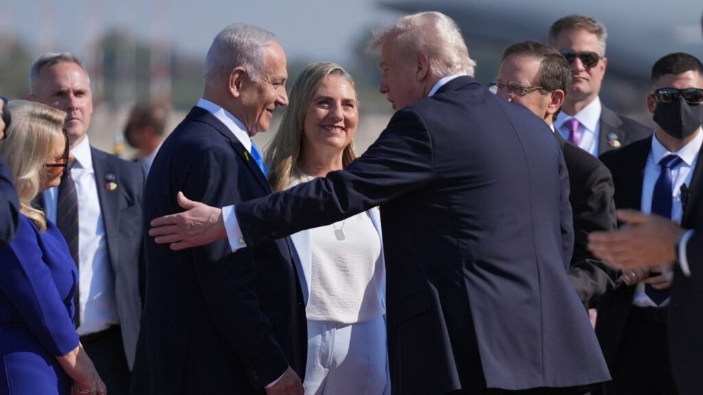 Mises à jour sur Gaza : le président Trump arrive en Israël sur le tapis rouge et accueille le Premier ministre Netanyahu – premier otage libéré | Nouvelles du monde