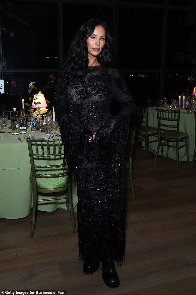 Maya Jama fait tourner les têtes dans une robe en dentelle transparente lors du somptueux dîner de gala de la mode à Soho Farmhouse