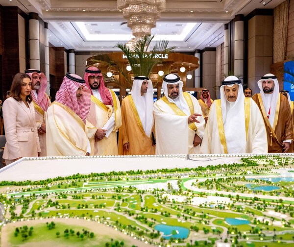 Pour coïncider avec Gateway Gulf 2025, « le Rashid Equestrian & Horse Racing Club dévoile un plan directeur pour développer une destination sportive et de style de vie de classe mondiale ».