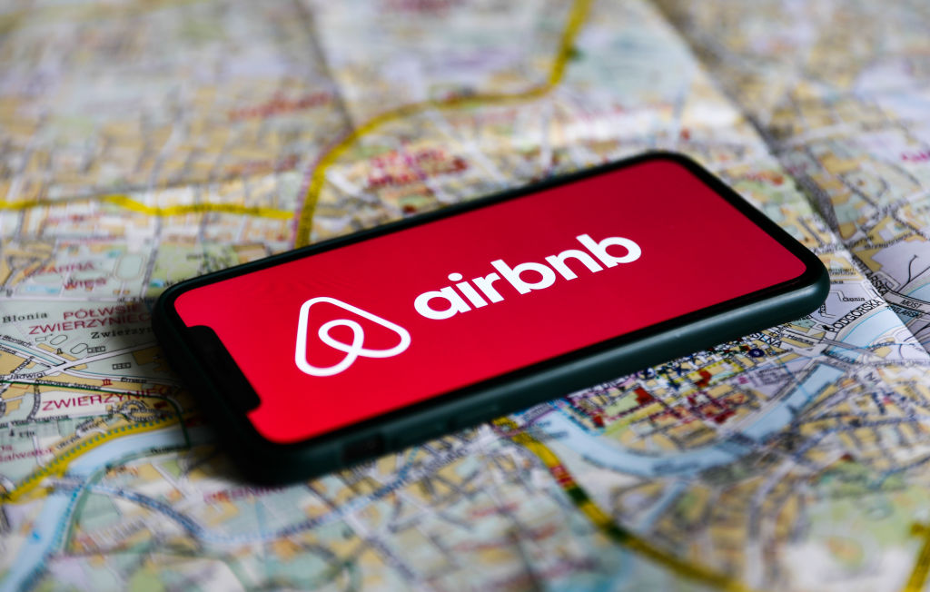 Airbnb affirme que l’IA écrit désormais 60 % de son nouveau code