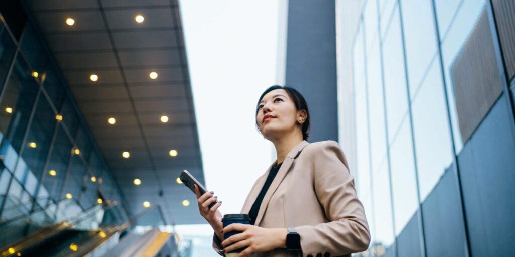 Comment inciter les middle managers à adopter l’IA ? Investissez d’abord dans les gens, pas dans la technologie