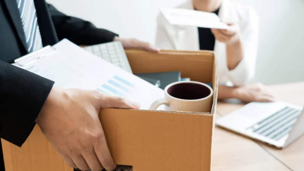 Plus de 100 000 licenciements vont bouleverser l’industrie technologique en 2025