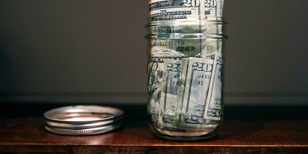 Comment remporter des résolutions financières en 2026 : des fonds d’urgence aux objectifs d’épargne.