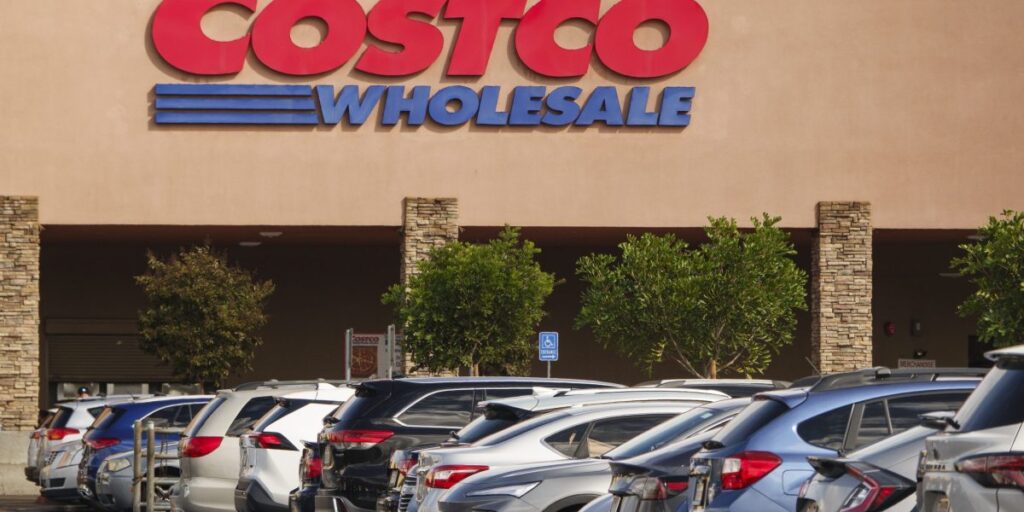 Costco se joint aux entreprises qui demandent des remboursements si les tarifs douaniers du président Trump sont abaissés