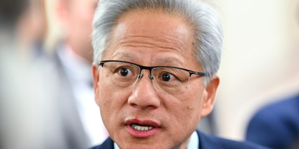 Le PDG de Nvidia affirme qu’il faut trois ans pour construire un centre de données aux États-Unis, mais que la Chine peut « construire un hôpital en un week-end »