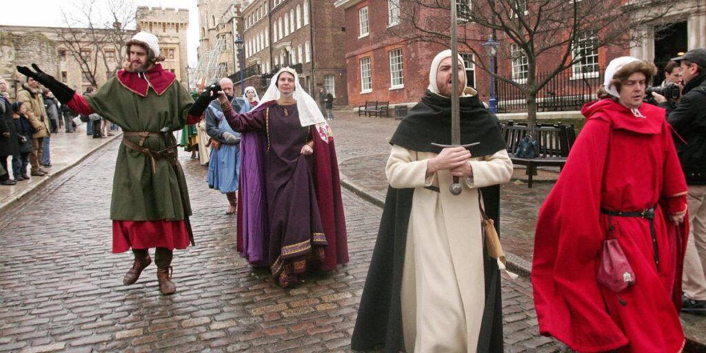 Il y a 500 ans, Noël était une fête arrosée de six semaines et aurait pu être bien meilleure que la fête moderne, disent les historiens médiévaux.