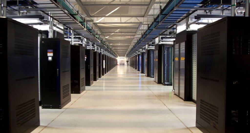 Les groupes environnementaux appellent à l’arrêt de la construction de nouveaux centres de données