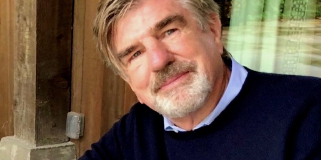 Le directeur du poète-beat Tom Freston, qui a gardé MTV cool pendant 20 ans, pense qu’il n’y a « vraiment rien pour les consommateurs » de Netflix, Warners ou de son ancienne société.