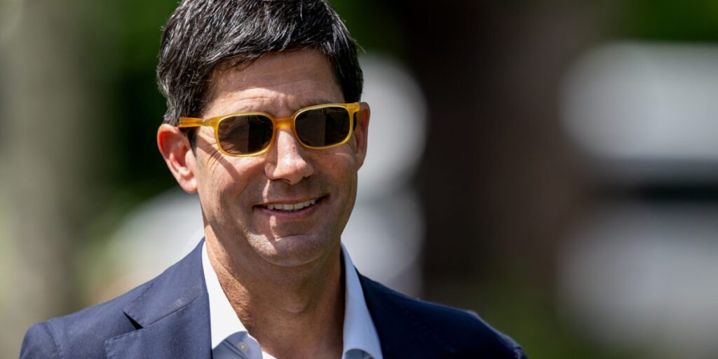 Kevin Warsh est passé du statut de vendeur de crayons de course à celui d’être nommé par Trump au poste de nouveau président de la Fed. Son conseil à la génération Z : la compétence est la monnaie ultime sur le lieu de travail.