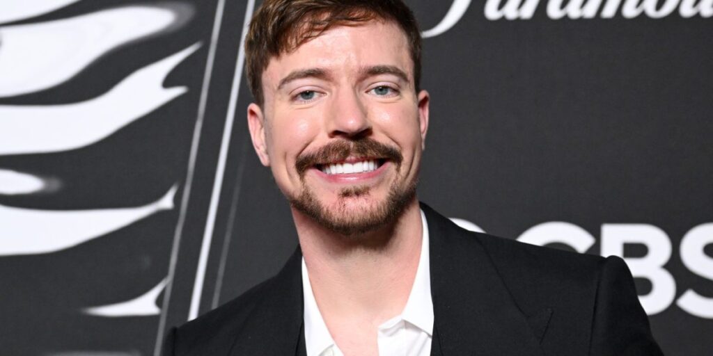 MrBeast a une valeur nette de 2,6 milliards de dollars, mais même lui est dans le rouge et doit maintenant emprunter de l’argent : « C’est le peu d’argent dont je dispose. »