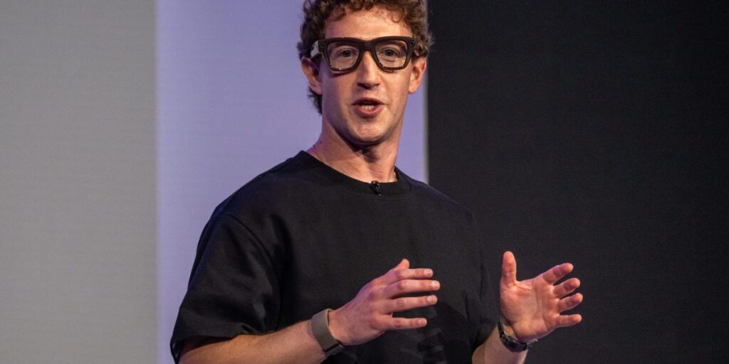 Mark Zuckerberg prédit une « accélération massive de l’IA » en 2026, avec jusqu’à 135 milliards de dollars d’investissements en capital attendus, Meta surpasse les revenus du quatrième trimestre