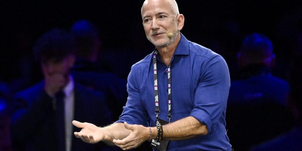 Jeff Bezos dit aux entrepreneurs de la génération Z d’acquérir une expérience professionnelle avant de lancer de nouvelles entreprises