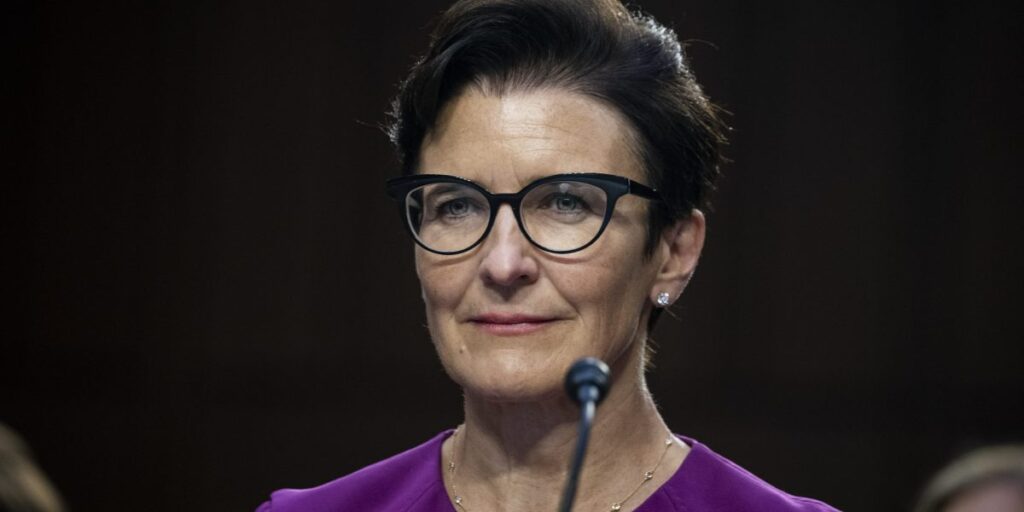 Jane Fraser, PDG de Citigroup, met en garde contre les licenciements dans une note aux employés, affirmant qu’il est temps de relever la barre