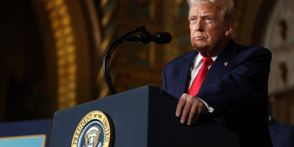 Le président Trump prévient qu’il sera destitué si les républicains perdent les élections de mi-mandat.