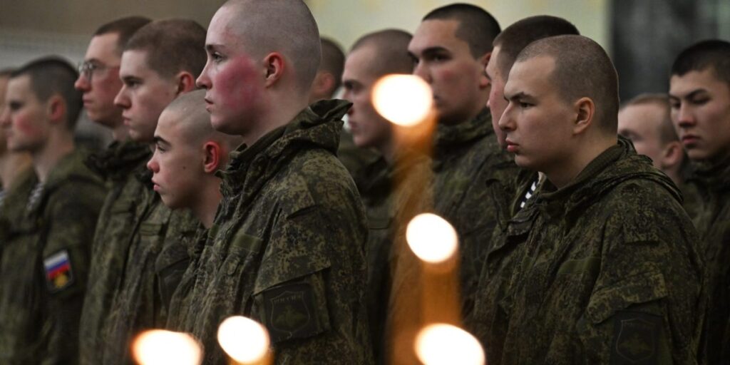 La Russie se réjouit de la crise de l’OTAN alors que la guerre en Ukraine ralentit l’économie russe et oblige les entreprises à travailler quatre jours par semaine