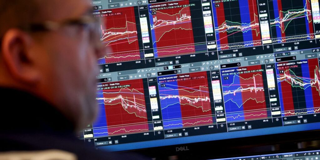 Dette américaine : les déficits gonflent les bénéfices et les stocks, donc une réduction du déficit pourrait déclencher une crise financière