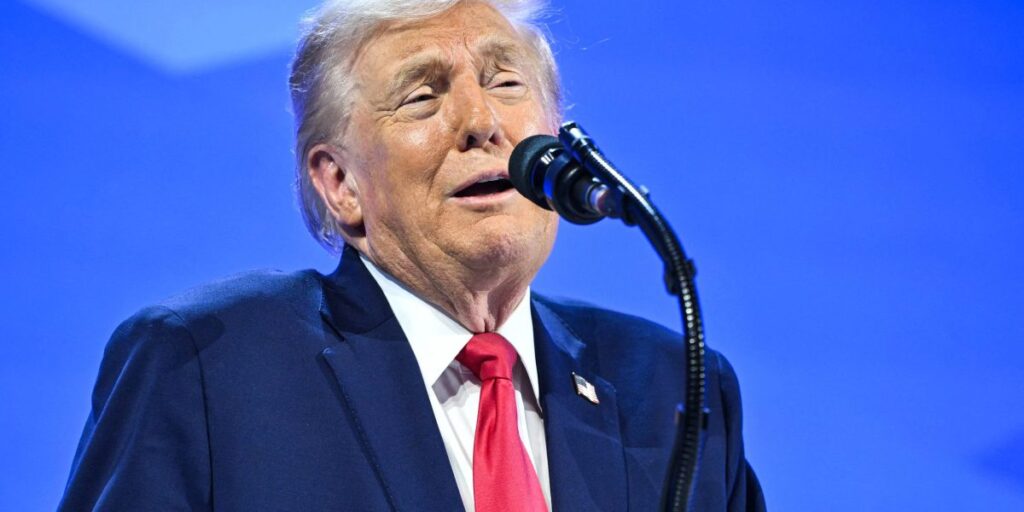 Le président Trump précipite l’approbation du nucléaire dans « trois semaines » pour permettre aux grandes entreprises technologiques de stimuler la concurrence en matière d’IA