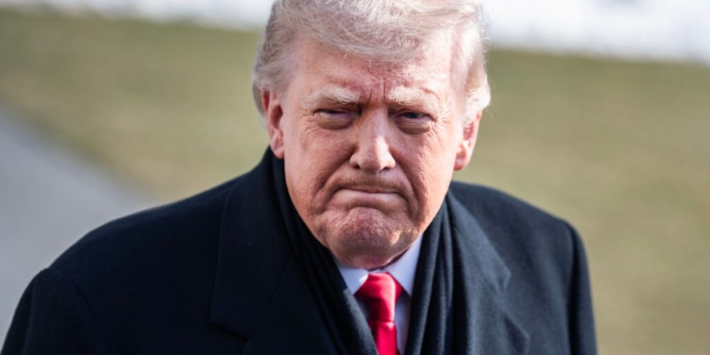 L’or augmente alors que le président Trump prône un dollar plus faible