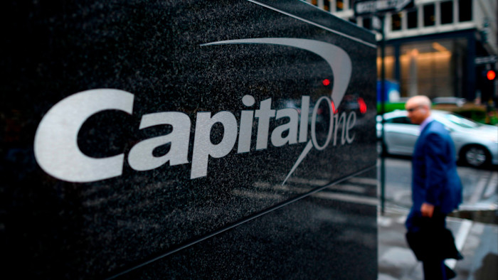 Les cours des actions des émetteurs de cartes de crédit américains chutent alors que le président Trump exige un plafond de taux d’intérêt de 10 %