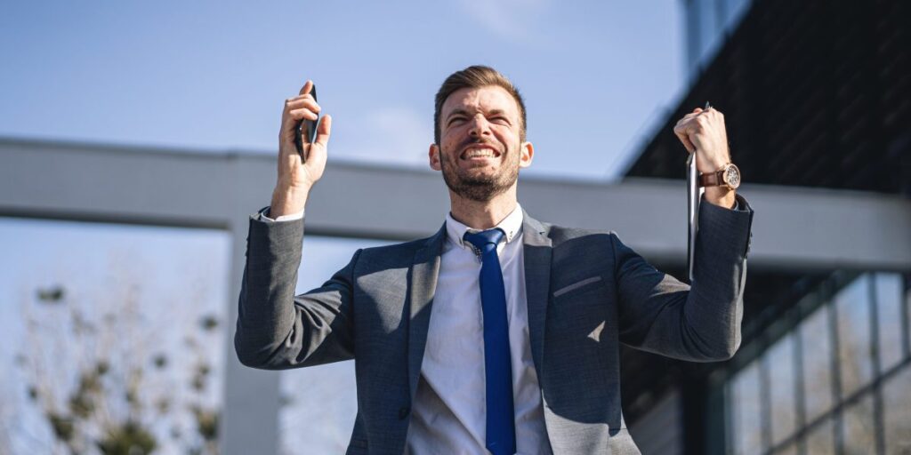 Une nouvelle étude prédit que le télétravail reviendra à mesure que les patrons des baby-boomers et de la génération X prendront leur retraite