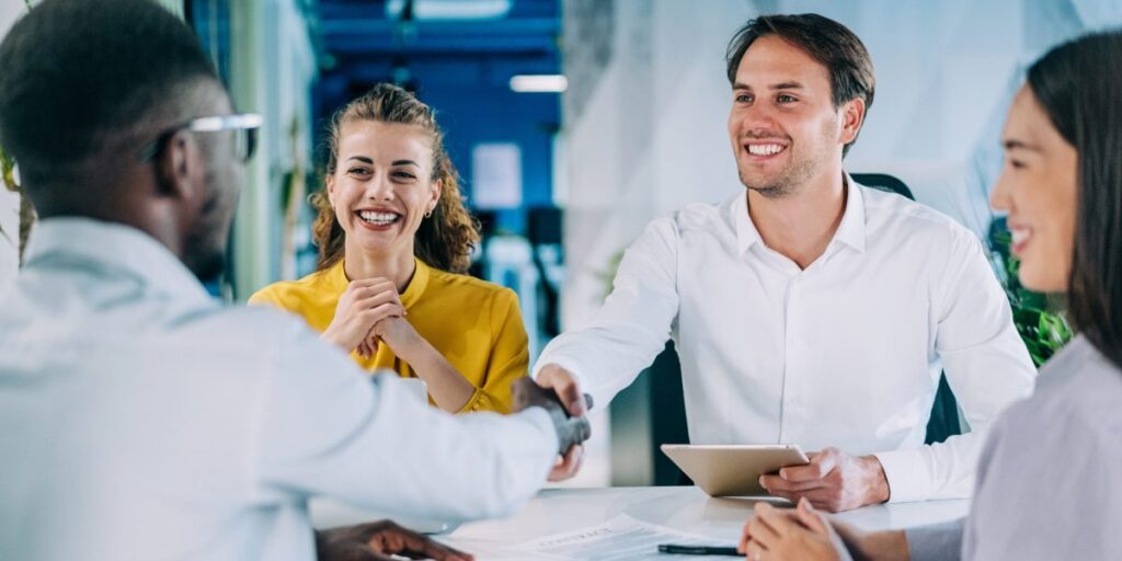 Les diplômés MBA de Harvard, du MIT et de Wharton gagnent plus de 245 000 dollars trois ans seulement après l’obtention de leur diplôme.