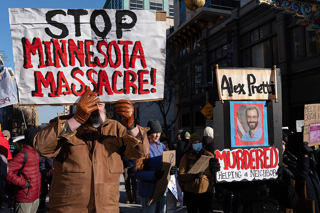 La sécurité intérieure aurait envoyé des centaines d’assignations à comparaître pour démasquer les comptes anti-ICE.