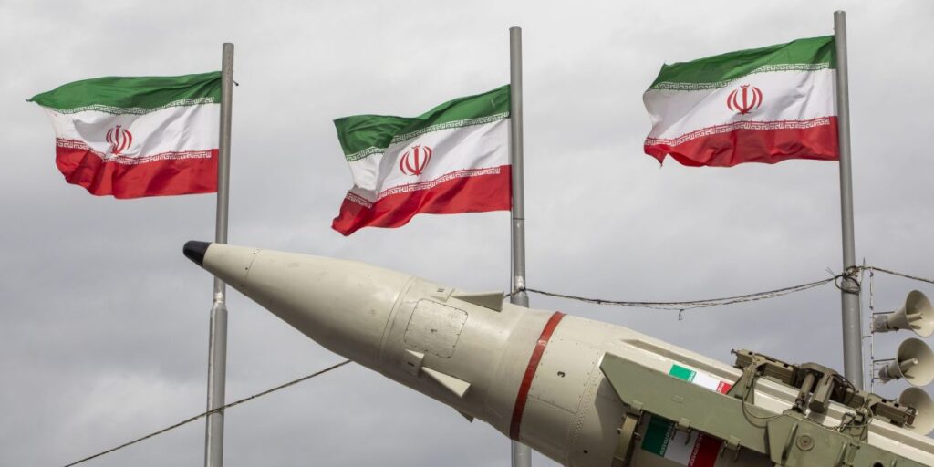 Les États-Unis reprennent les négociations nucléaires avec l’Iran alors que le président Trump établit la plus grande présence militaire au Moyen-Orient depuis des décennies