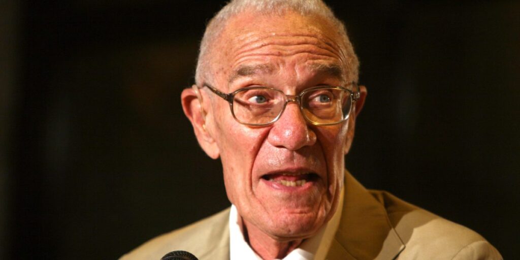 Des milliers de dirigeants ne ressentent pas le boom de la productivité de l’IA, rappelant aux économistes les contradictions de l’ère informatique