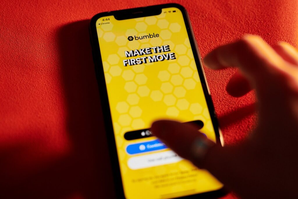 Bumble ajoute des outils de feedback photo et de guidage de profil basés sur l’IA