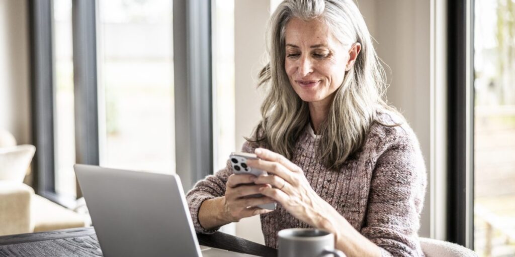 La plupart des Américains préfèrent quitter les réseaux sociaux plutôt que les applications bancaires, selon une enquête de Wells Fargo