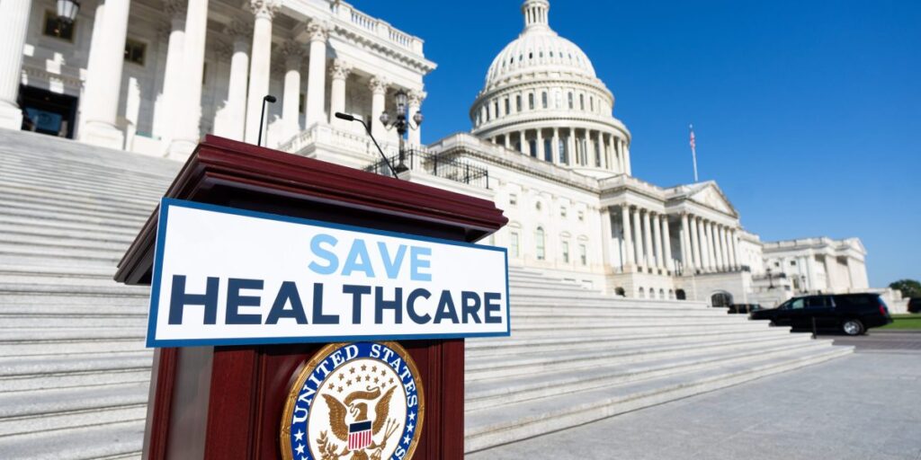« Parfois, je ne prends pas mes médicaments » : les Américains réduisent leurs dépenses de première nécessité après les coupes dans l’ACA de Trump
