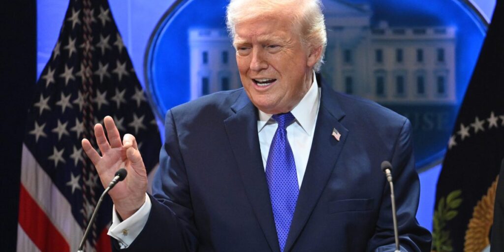 Une étude de la Réserve fédérale révèle que les tarifs douaniers imposés par le président Trump nuisent aux petites et moyennes entreprises, qui constituent l’épine dorsale de l’économie américaine.