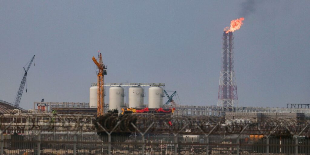 Les exportateurs américains de pétrole et de gaz profitent de la guerre en Iran, mais la flambée des prix les empêche de combler le déficit d’approvisionnement