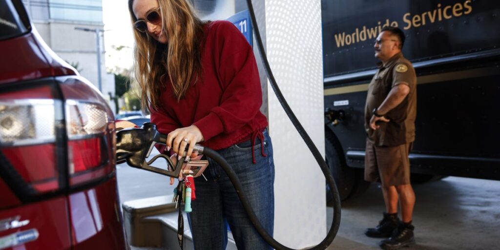 La génération Z a enfin une certaine marge de manœuvre. Ils sont désormais étouffés par la hausse de 26 % du prix de l’essence décidée par le président Trump.