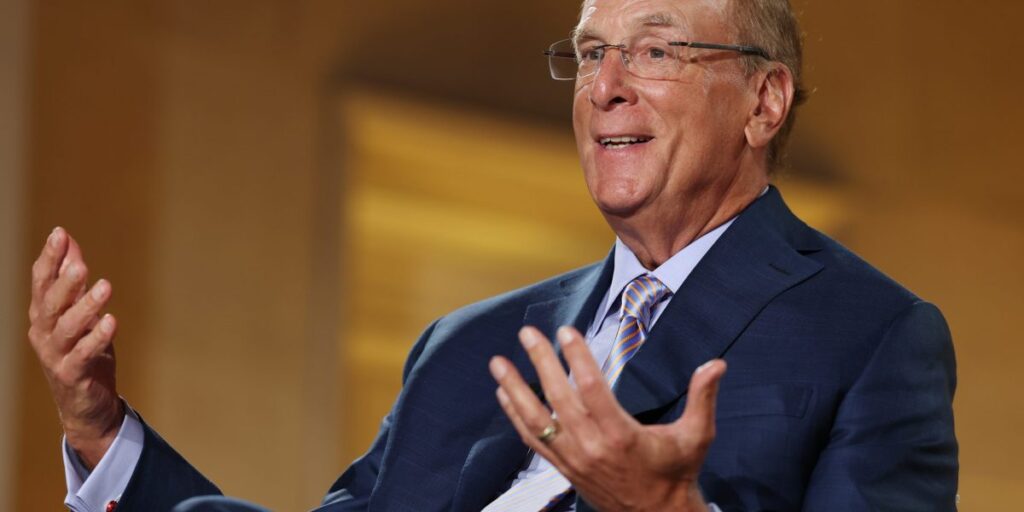 Larry Fink de BlackRock prédit la faillite de l’IA : « C’est ça le capitalisme »