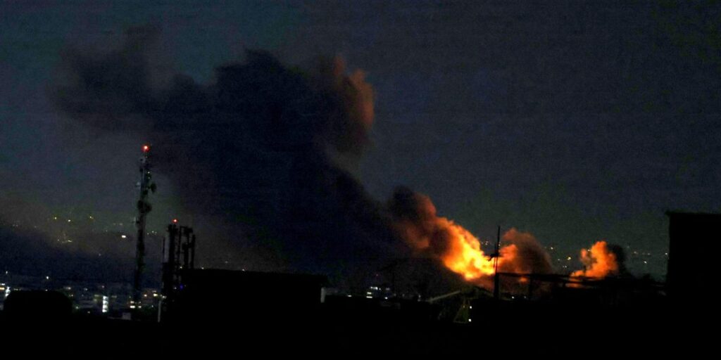 Téhéran perd temporairement le pouvoir après une frappe alors que la campagne de paix bat son plein